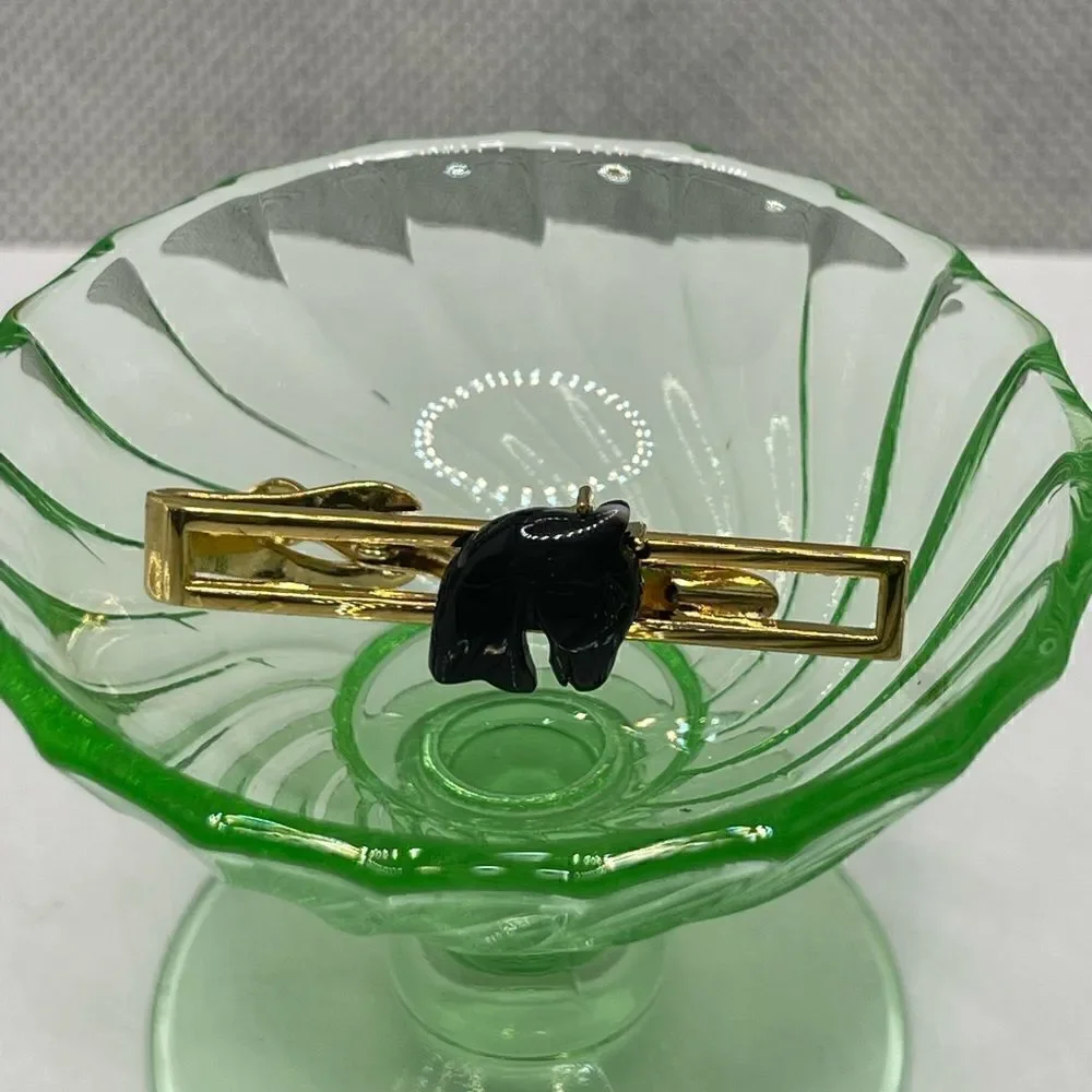 New Richard Scott tie clip carved ónix